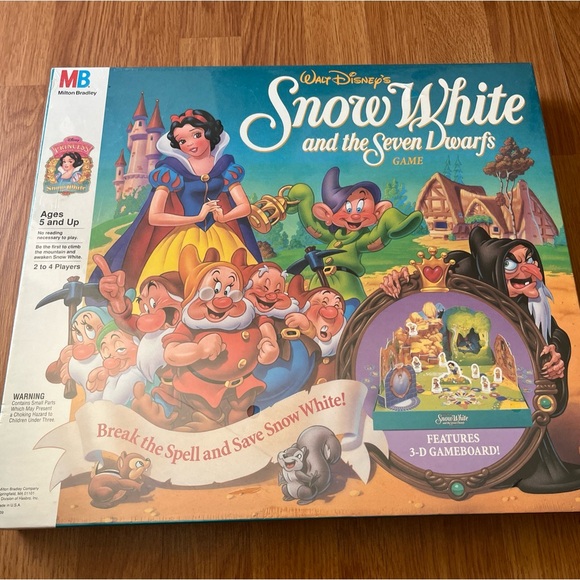 Vintage Milton Bradley Disney Snow White & The Seven Dwarfs 3D Board Game Sealed - Picture 1 of 4